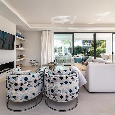Villa Extravagant 5-bdrm - Heated Pool & Gym